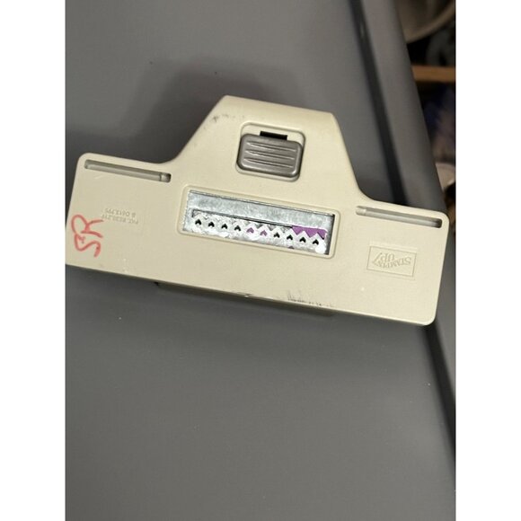 Stampin' Up! Border Punch Heart Pattern Trim Decoration - Picture 5 of 7